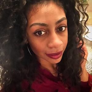 Meet your Posher, Melina